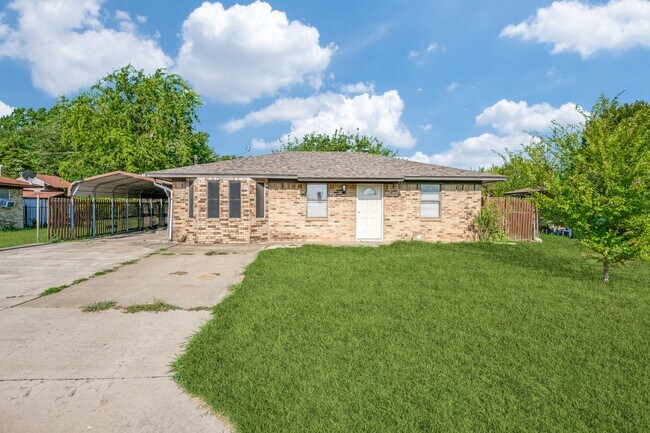 Photo - 705 N 1st St House