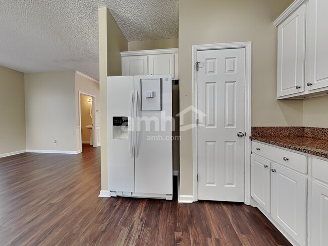 Building Photo - 620 College Park Cir