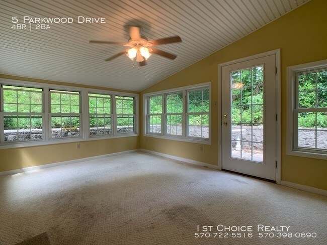 Foto del edificio - 4 bedroom ranch near Lock Haven Hospital