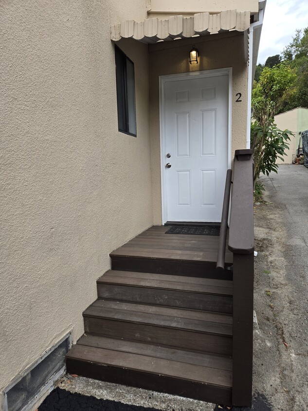 Primary Photo - 1611 Lincoln Ave