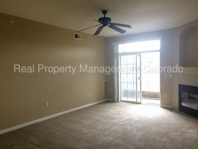 Foto del edificio - Wonderful 2 Bedroom Condo in Windmill Creek!