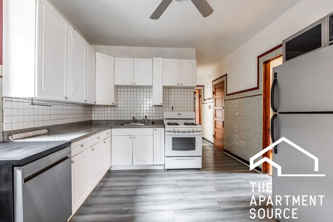 Foto del edificio - 2042 W Armitage Ave