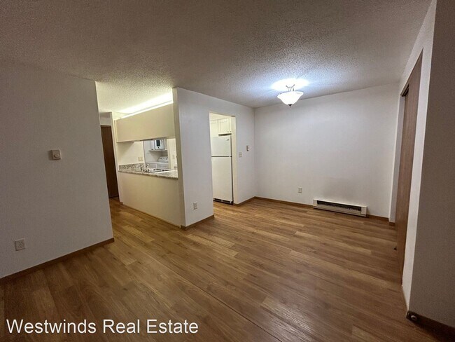 Building Photo - 2 br, 1 bath House - 914 Benton Drive #14