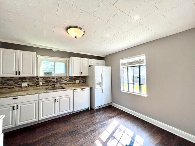 Building Photo - Welcome Home