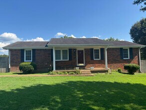 Building Photo - 638 Chitwood Dr