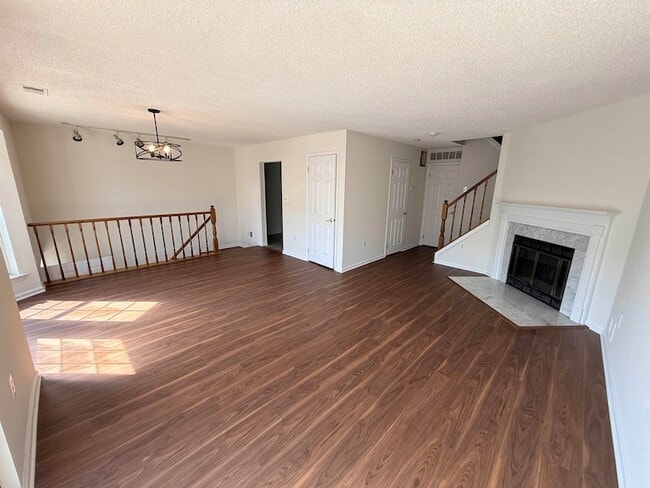 Photo - 28 Alder St Apartment