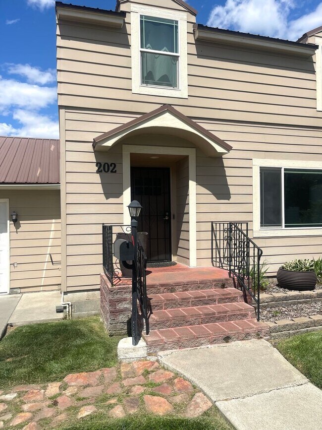 Foto del edificio - Beautifully Updated 4-Bedroom Home in the Heart of Richland