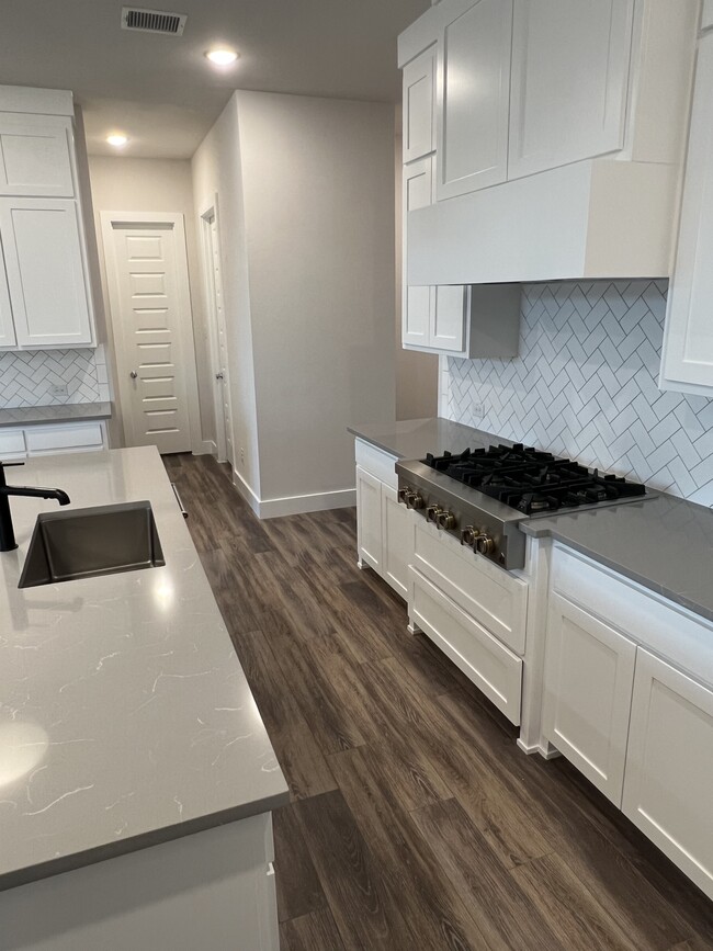 Building Photo - 13034 Sprucewood Trl
