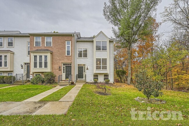 Building Photo - 7832 Falling Leaves Ct