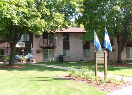 Primary Photo - Marquette Highland Apts, LLC