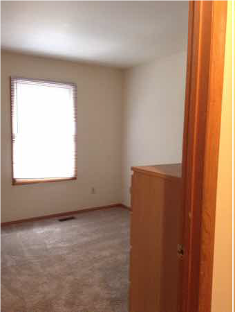 Building Photo - 3 bedroom, 2.5 bath townhome: Cedar Grove ...