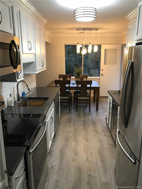 110 Southport Woods Drive Unit 110, Fairfield, CT 06890 Condo for