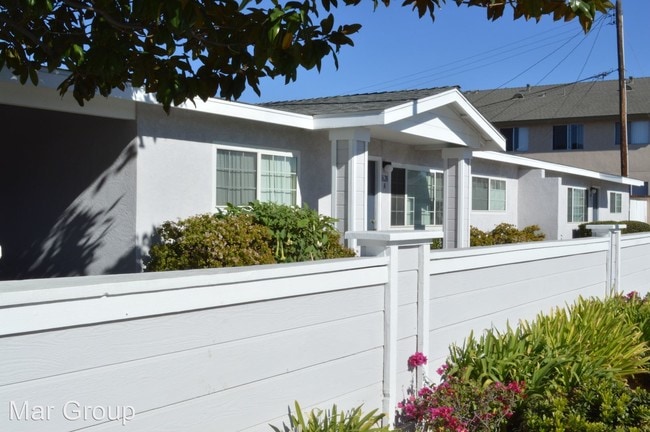 Building Photo - 1596 Coronado Ave