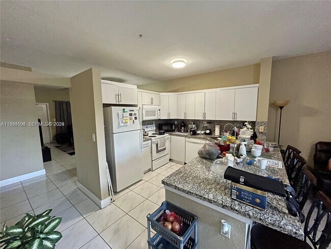 Foto del edificio - 6940 NW 179th St