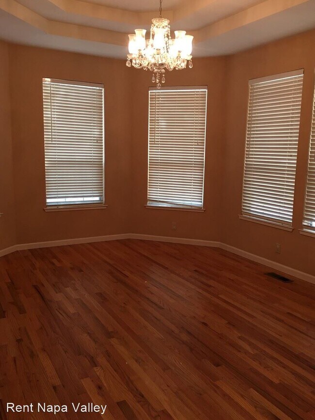 Building Photo - 3 br, 3 bath House - 1560 Centennial Circle