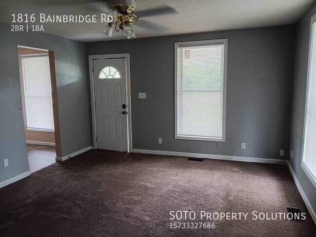 Building Photo - 2BD/1BA Pet Friendly House w/ Oversized Tw...