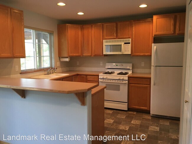 Building Photo - 3 br, 2.5 bath House - 2606 St Clair Place