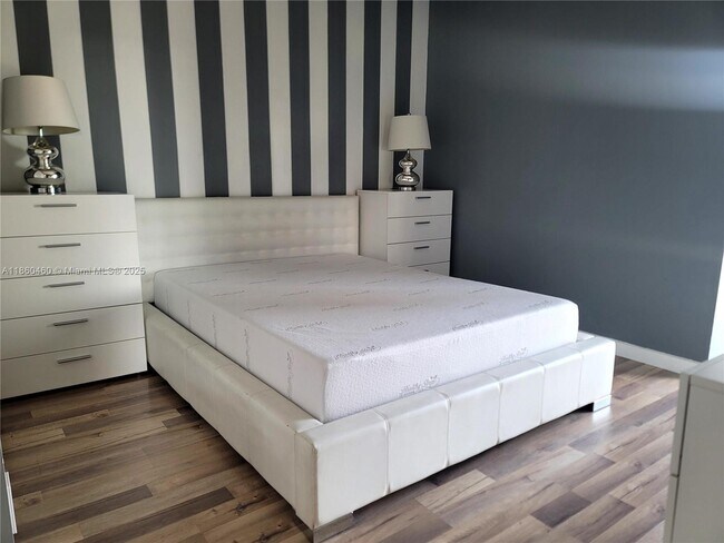 Foto del edificio - 151 SE 1st St