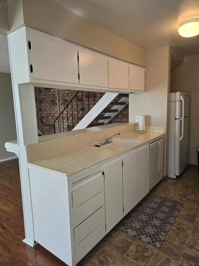 Building Photo - 2 Bedroom Smithridge Greens Condo