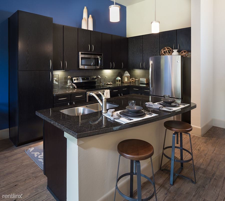 Foto principal - 1205 Travis St