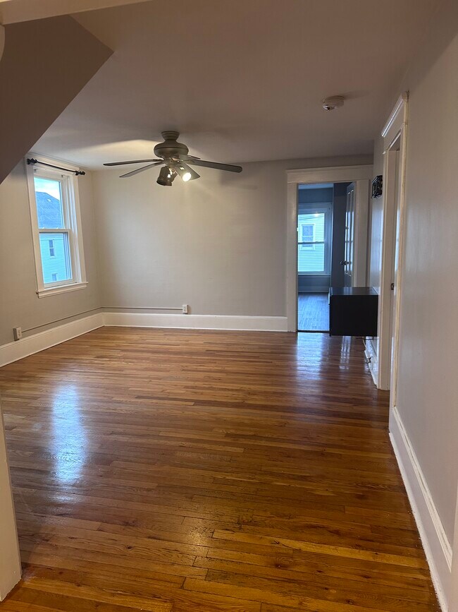 112 Bonney St Unit Bonney Street 3, New Bedford, MA 02740 Apartments