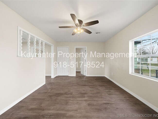 Foto del edificio - 5340 W 11th St