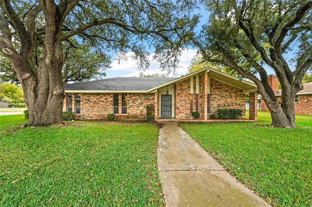 Foto del edificio - 1005 Pine Tree Ln