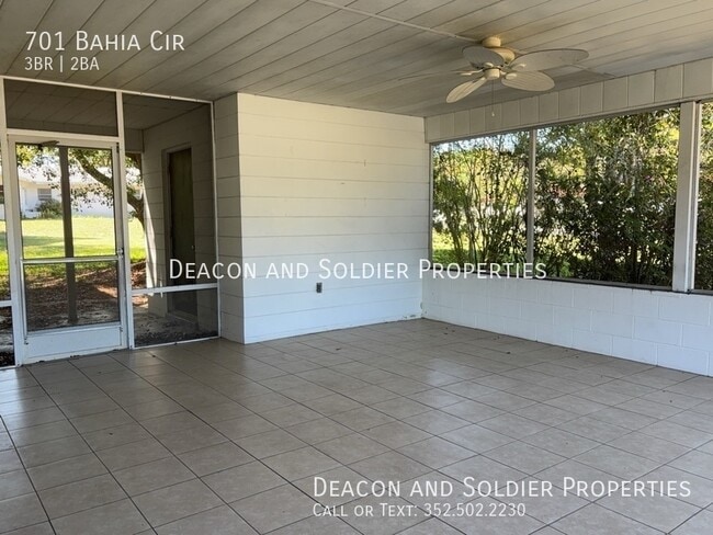 Building Photo - 701 Bahia Cir