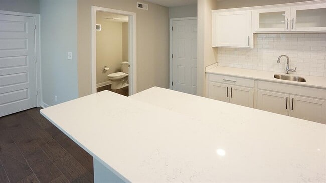 Building Photo - 8242 Bostic Ct