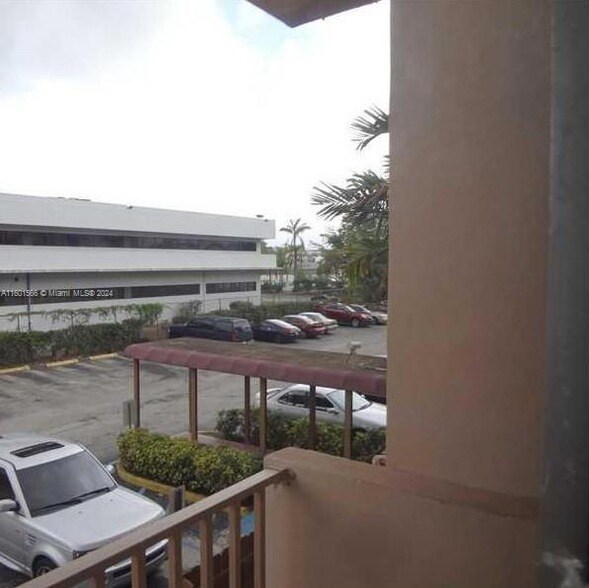 Foto del edificio - 16450 NW 2nd Ave