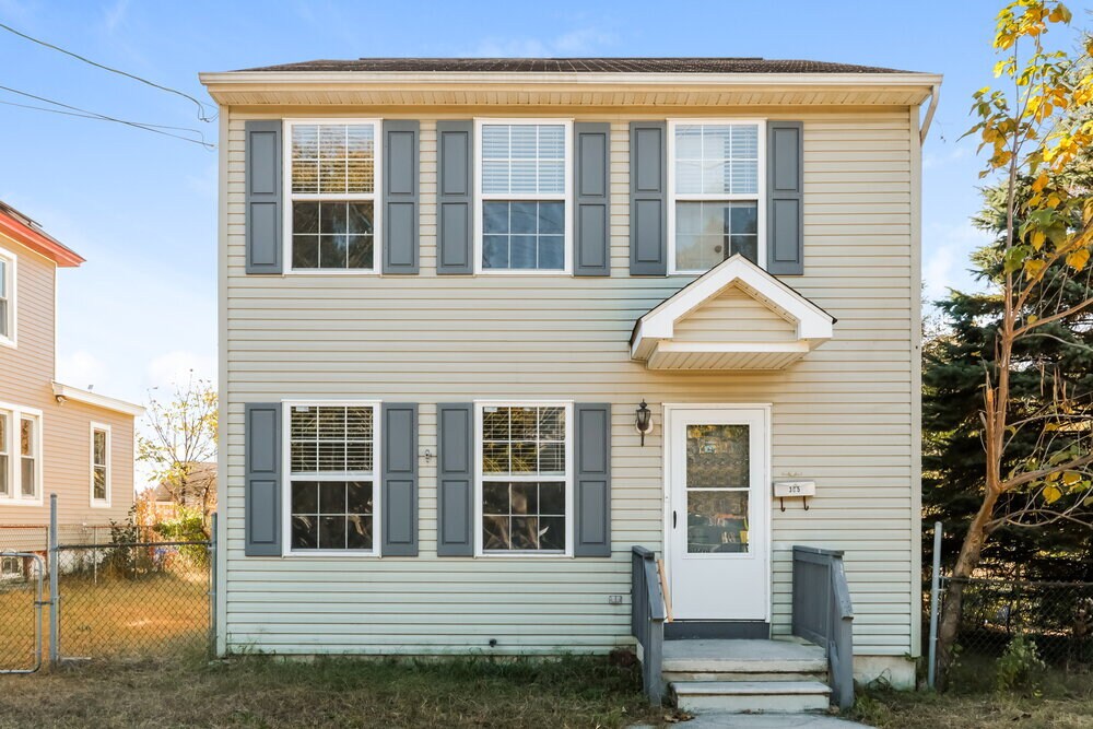 Primary Photo - 305 W Washington Ave