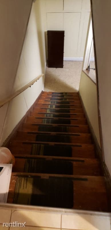 Building Photo - 3 br, 1.5 bath Townhome - 137 Gould Street