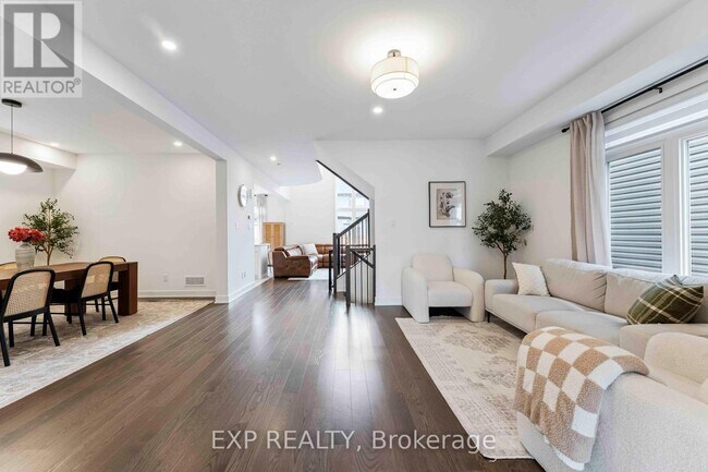 Photo du bâtiment - 717 Odyssey Wy