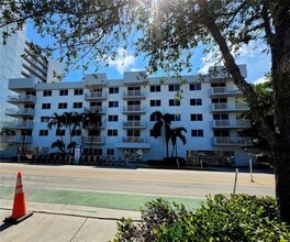 Building Photo - 1666 West Ave