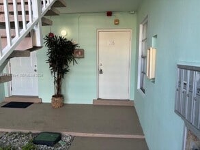 Building Photo - 7670 SW 82nd St