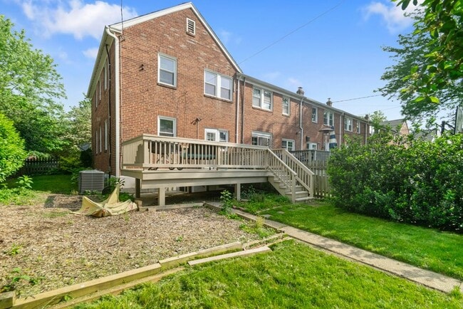 Building Photo - 45 Murdock Rd