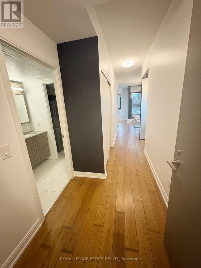 Building Photo - 1100 Kingston Rd