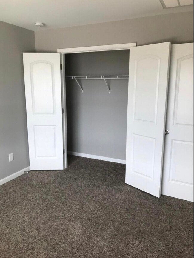 Building Photo - 2492 Feathersound Wy