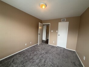 Building Photo - 14777 Wunderlich Dr