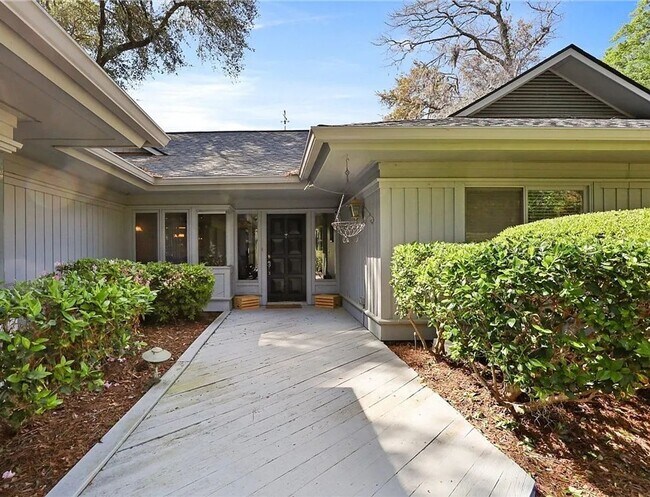 Building Photo - Hilton Head Plantation home