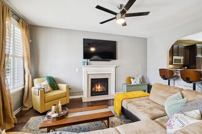 Foto del edificio - 1300 Riverbirch Way