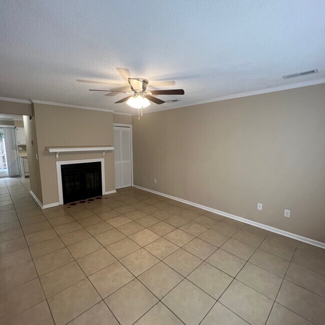 Foto del edificio - 2905 Cedar Creek Rd