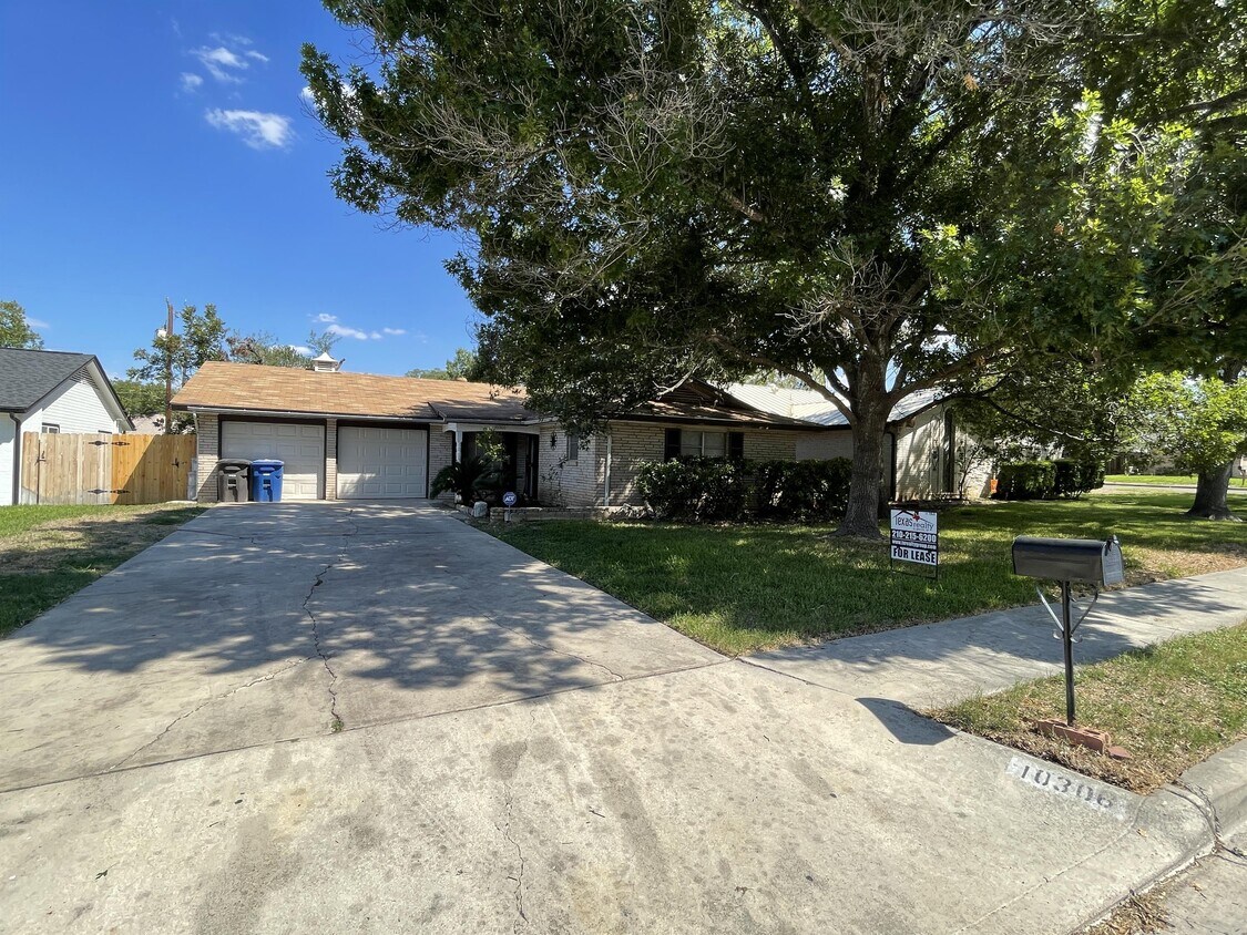 Primary Photo - 10306 Northampton Dr