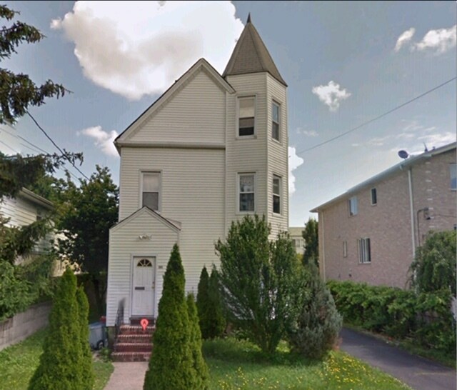 231 Columbus Pl, Cliffside Park, NJ 07010 Apartments in Cliffside