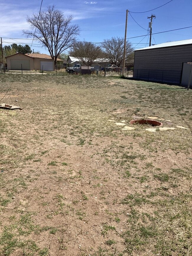 Building Photo - Newly Renovated 2Bedroom! Located in Porta...