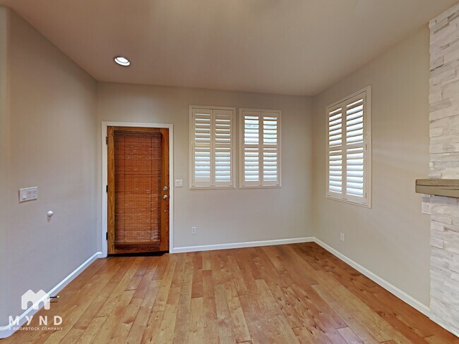 Foto del edificio - 398 Metro Ln