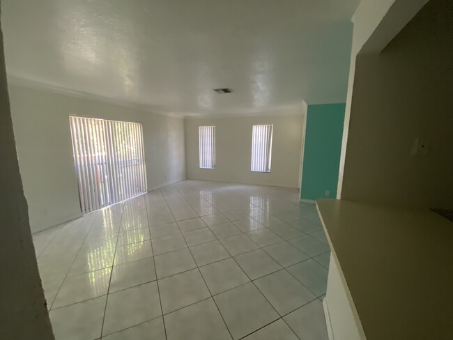 Foto del edificio - 5961 NW 19th Ct