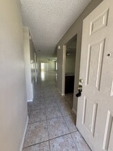 Building Photo - 752 Lucaya Dr