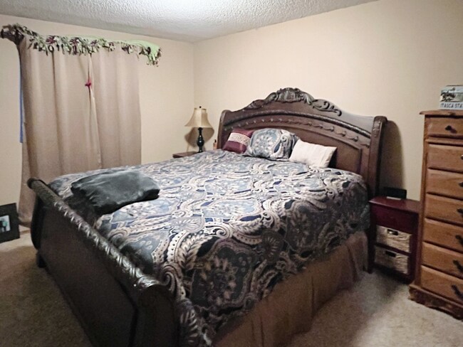 Foto del edificio - 11113 Edgewood Cir N