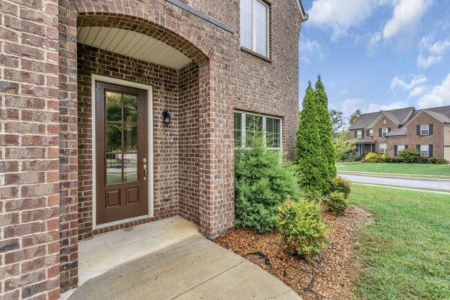 Foto del edificio - 4BR/3.5BA All-Brick Home Near Top Williams...